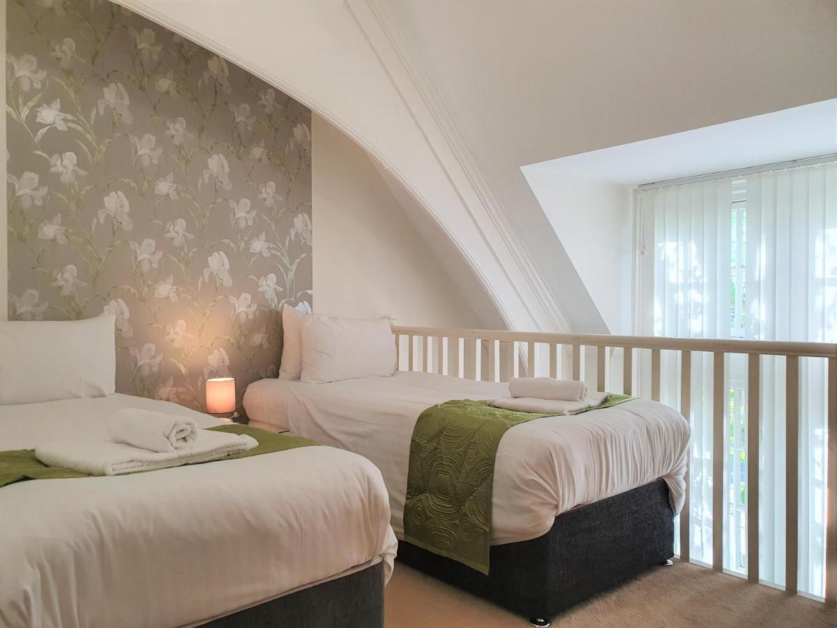 Central Apartments - Spacious 2 Beds Swindon Exterior photo