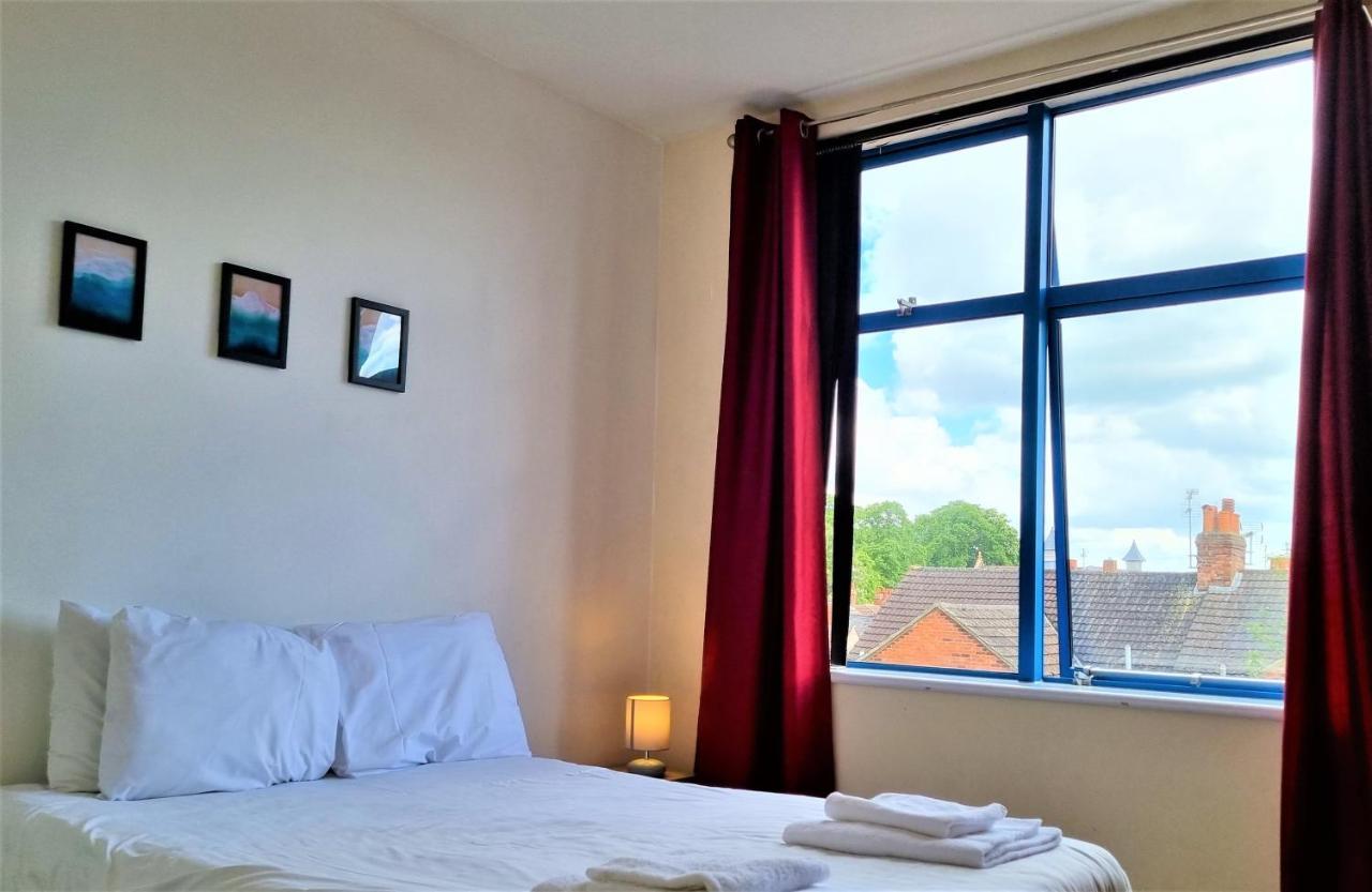 Central Apartments - Spacious 2 Beds Swindon Exterior photo